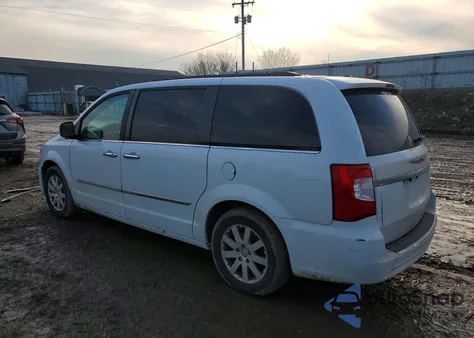 2015 Chrysler Town & Country Touring z USA, uszkodzony, nr VIN 2C4RC1BG0FR618108